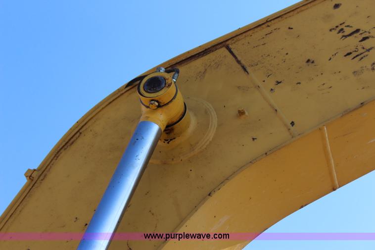 image for item I1633 2007 Komatsu PC200LC-7 long reach excavator