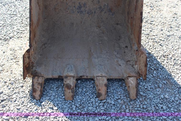 image for item I1633 2007 Komatsu PC200LC-7 long reach excavator