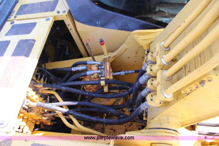 image for item I1633 2007 Komatsu PC200LC-7 long reach excavator