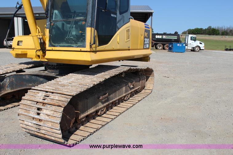 image for item I1633 2007 Komatsu PC200LC-7 long reach excavator