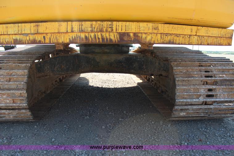 image for item I1633 2007 Komatsu PC200LC-7 long reach excavator