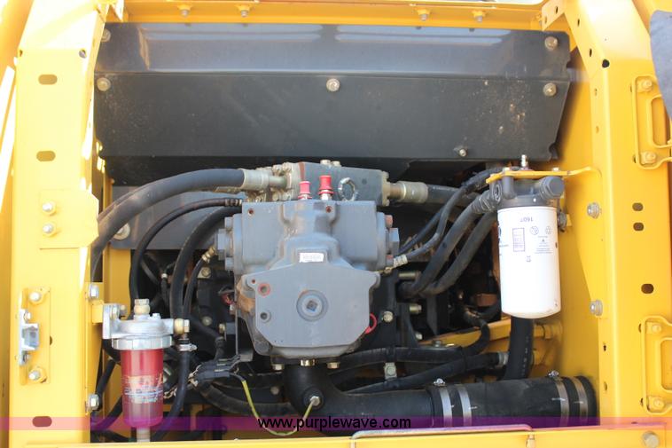 image for item I1633 2007 Komatsu PC200LC-7 long reach excavator