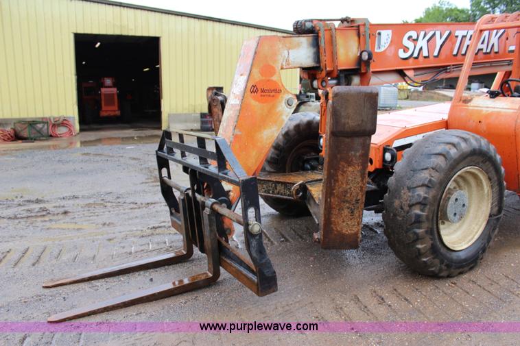 image for item I1638 2000 Sky Trak 10042 telehandler