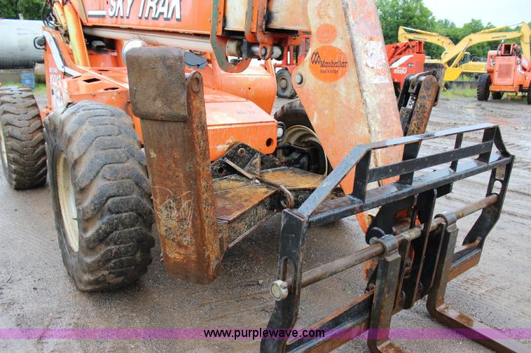 image for item I1638 2000 Sky Trak 10042 telehandler