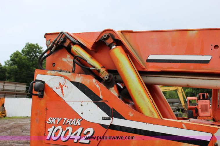 image for item I1638 2000 Sky Trak 10042 telehandler