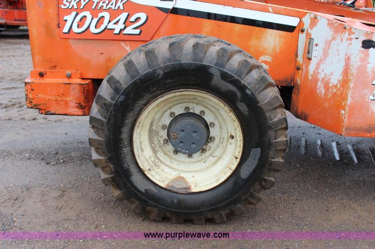 image for item I1638 2000 Sky Trak 10042 telehandler