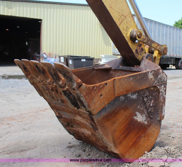 image for item I1639 1999 Komatsu PC300LC-6LE excavator