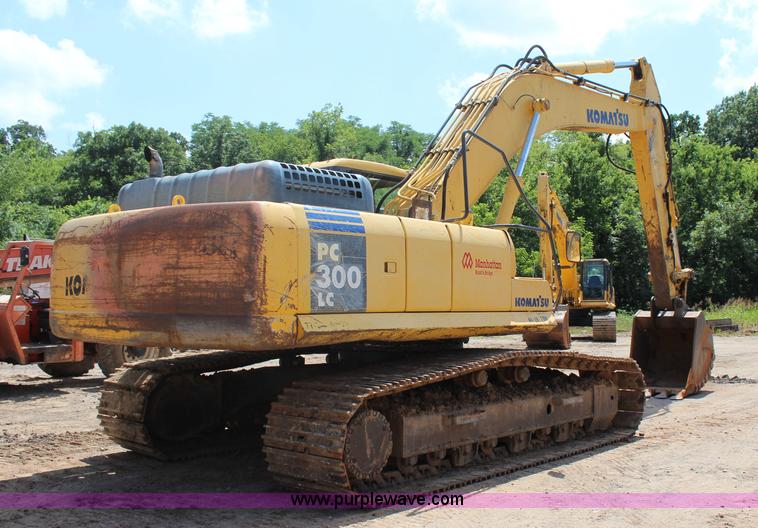 image for item I1640 2005 Komatsu PC300LC-7 excavator