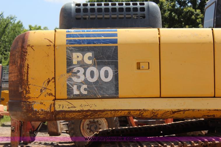 image for item I1640 2005 Komatsu PC300LC-7 excavator