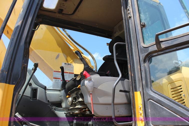 image for item I1640 2005 Komatsu PC300LC-7 excavator