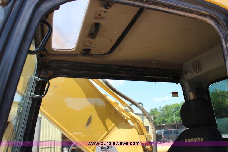 image for item I1640 2005 Komatsu PC300LC-7 excavator