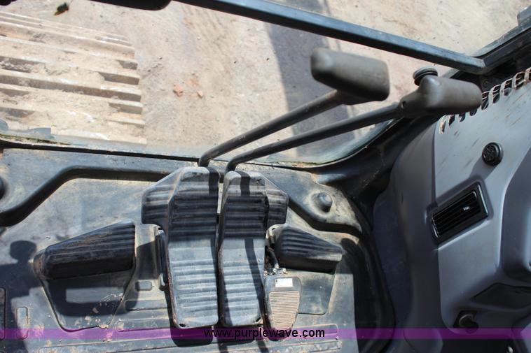 image for item I1640 2005 Komatsu PC300LC-7 excavator