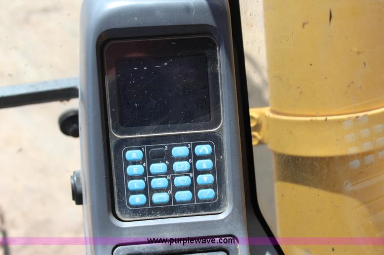 image for item I1640 2005 Komatsu PC300LC-7 excavator