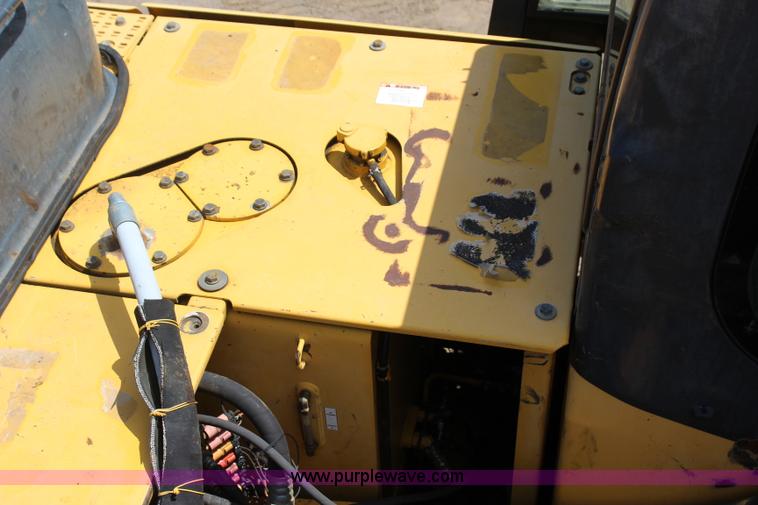 image for item I1640 2005 Komatsu PC300LC-7 excavator