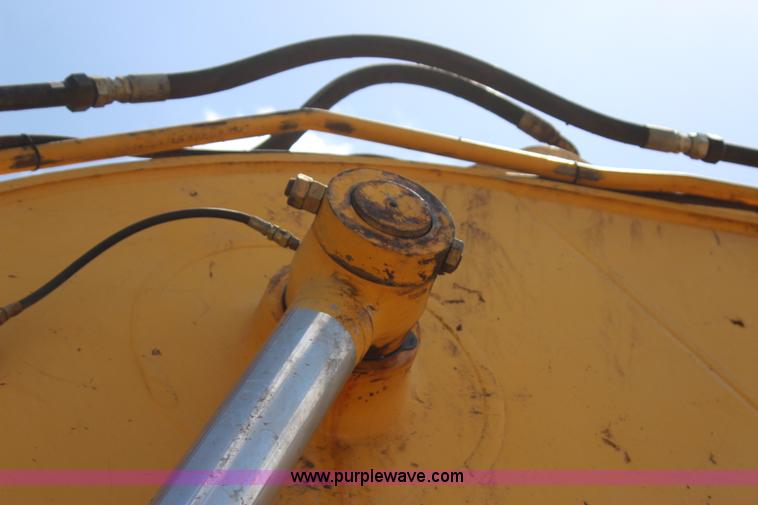 image for item I1640 2005 Komatsu PC300LC-7 excavator