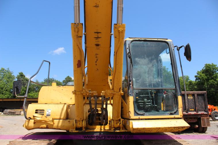 image for item I1640 2005 Komatsu PC300LC-7 excavator