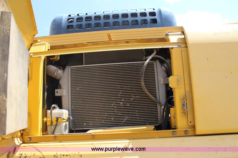 image for item I1640 2005 Komatsu PC300LC-7 excavator