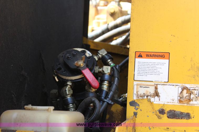 image for item I1640 2005 Komatsu PC300LC-7 excavator