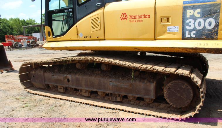 image for item I1640 2005 Komatsu PC300LC-7 excavator