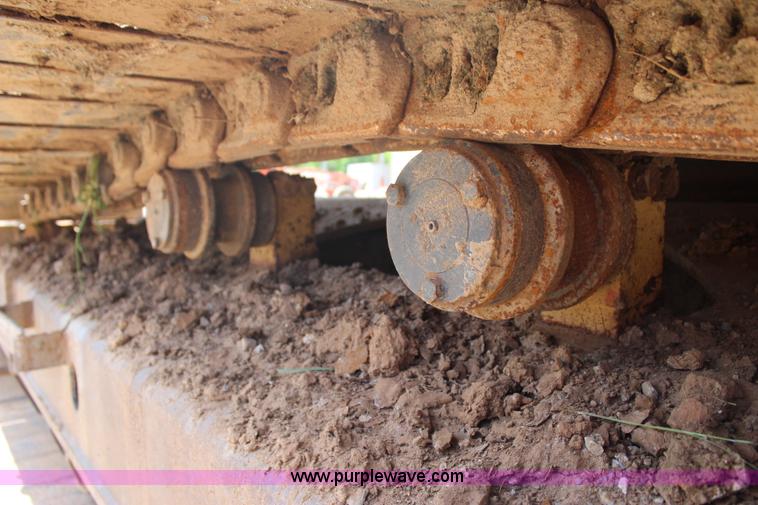 image for item I1640 2005 Komatsu PC300LC-7 excavator