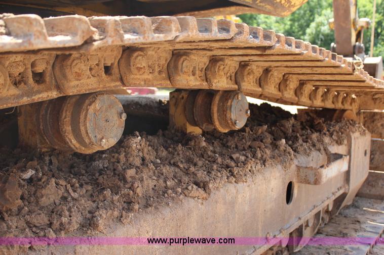image for item I1640 2005 Komatsu PC300LC-7 excavator
