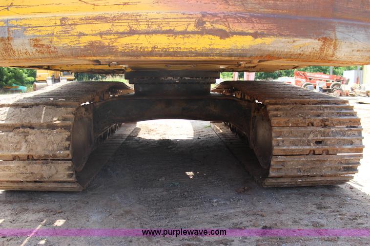 image for item I1640 2005 Komatsu PC300LC-7 excavator