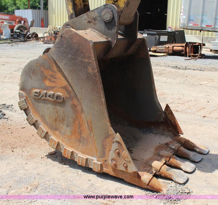 image for item I1640 2005 Komatsu PC300LC-7 excavator