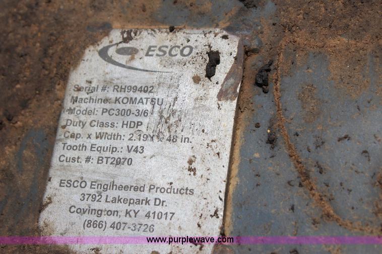 image for item I1640 2005 Komatsu PC300LC-7 excavator