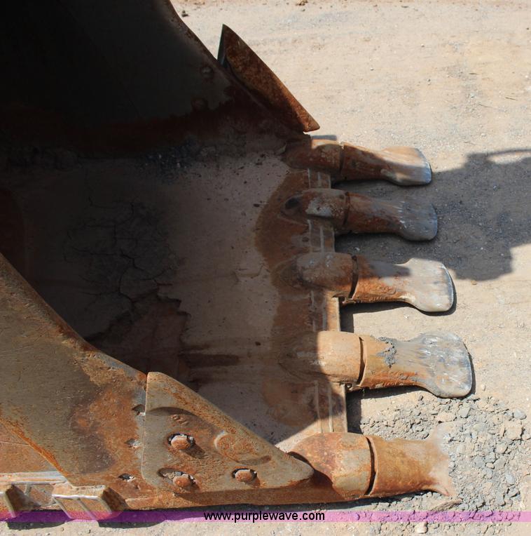 image for item I1640 2005 Komatsu PC300LC-7 excavator