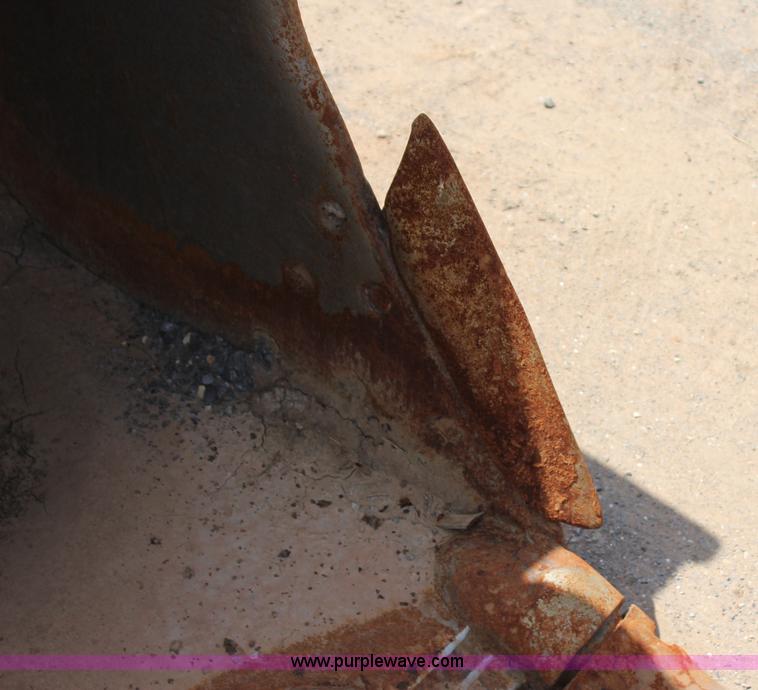 image for item I1640 2005 Komatsu PC300LC-7 excavator