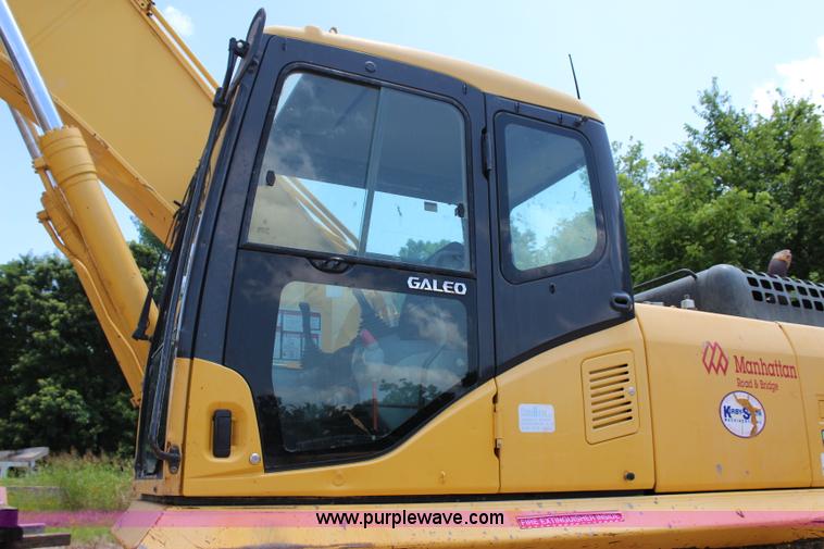 image for item I1641 2006 Komatsu PC300LC-750 excavator