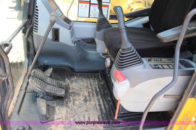 image for item I1641 2006 Komatsu PC300LC-750 excavator