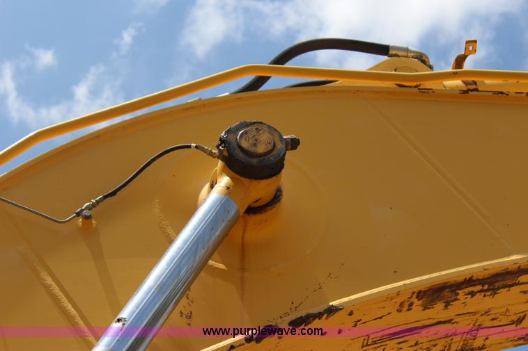 image for item I1641 2006 Komatsu PC300LC-750 excavator