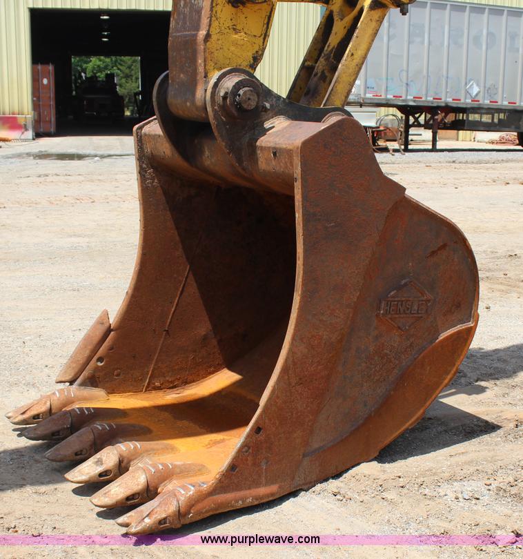 image for item I1641 2006 Komatsu PC300LC-750 excavator