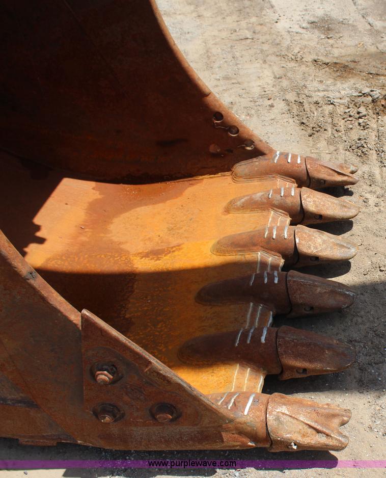 image for item I1641 2006 Komatsu PC300LC-750 excavator