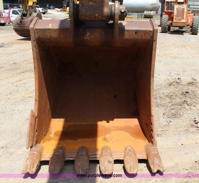 image for item I1641 2006 Komatsu PC300LC-750 excavator