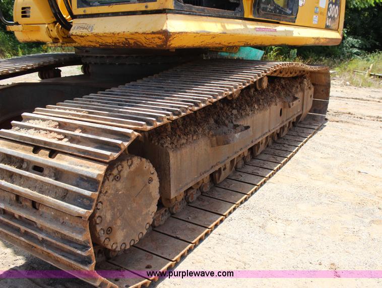 image for item I1641 2006 Komatsu PC300LC-750 excavator