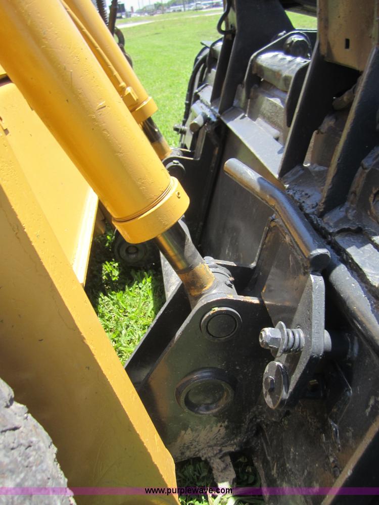 image for item I2105 2001 Gehl 6635STX Series II skid steer