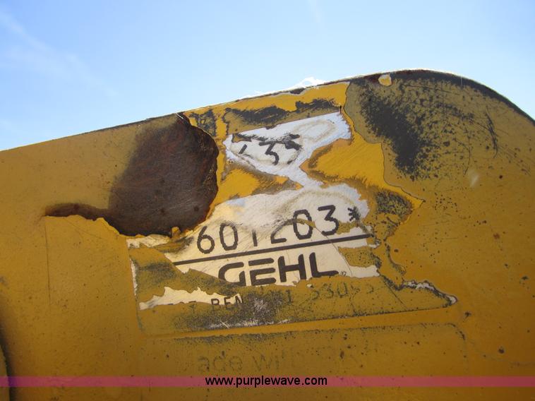 image for item I2105 2001 Gehl 6635STX Series II skid steer