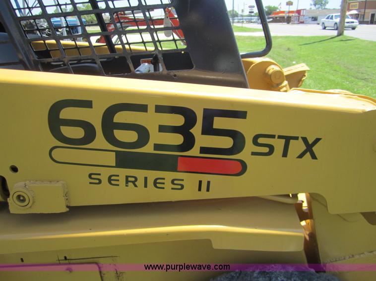 image for item I2105 2001 Gehl 6635STX Series II skid steer