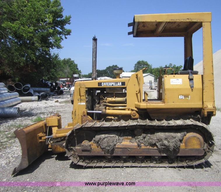 image for item I2110 1974 Caterpillar D3 dozer