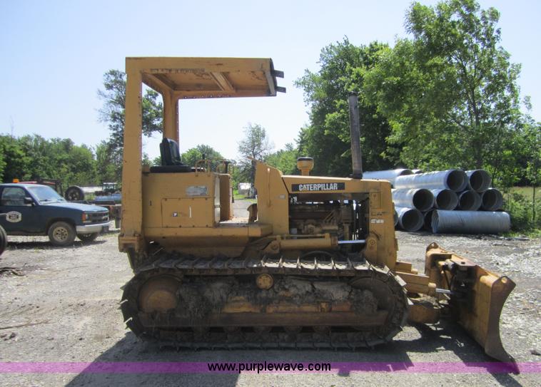 image for item I2110 1974 Caterpillar D3 dozer