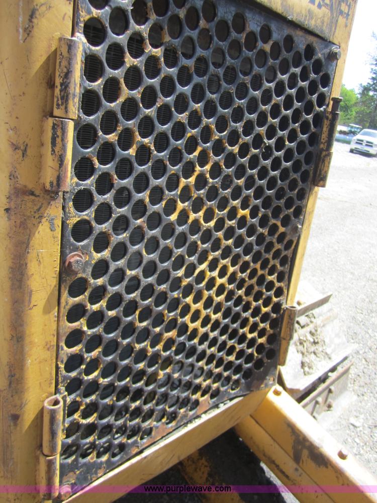 image for item I2110 1974 Caterpillar D3 dozer