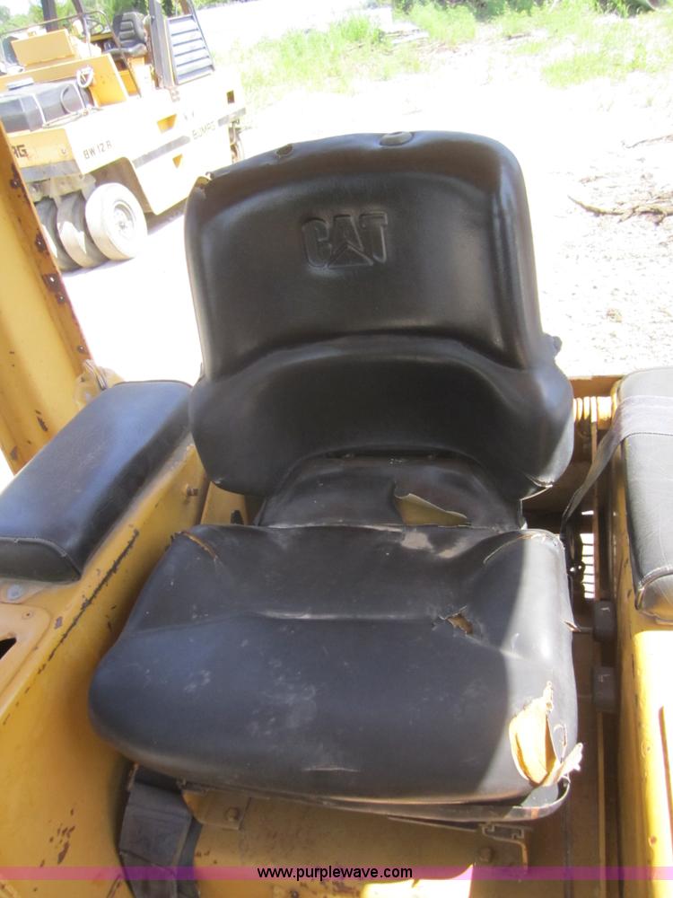 image for item I2110 1974 Caterpillar D3 dozer