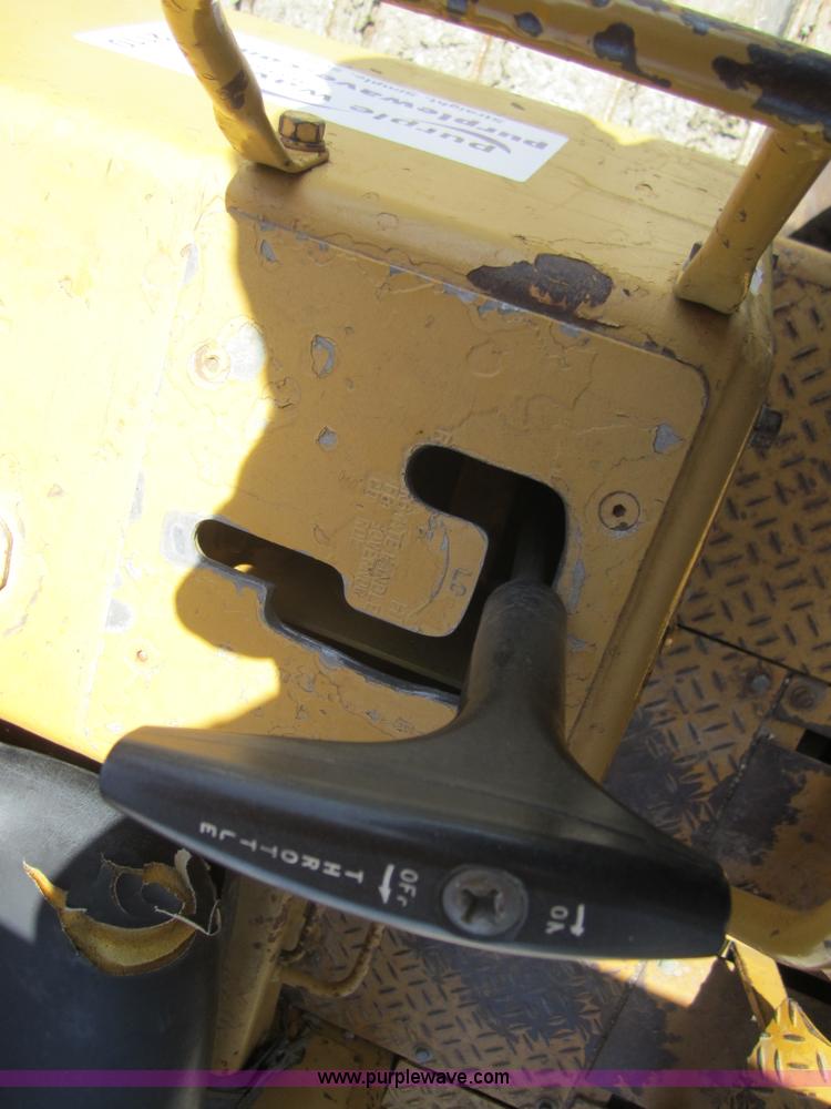 image for item I2110 1974 Caterpillar D3 dozer