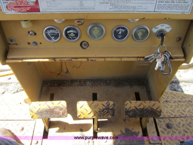 image for item I2110 1974 Caterpillar D3 dozer
