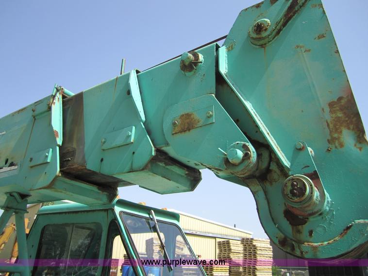 image for item I2117 P & H T150 truck crane