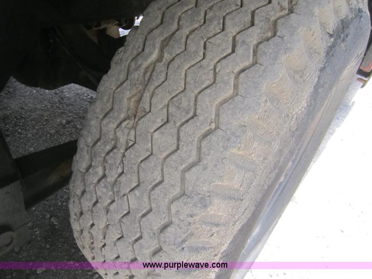 image for item I2117 P & H T150 truck crane