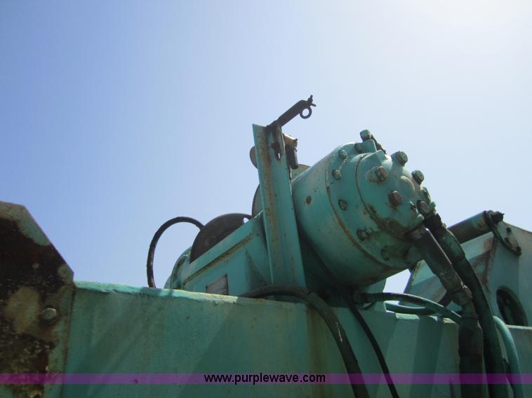 image for item I2117 P & H T150 truck crane