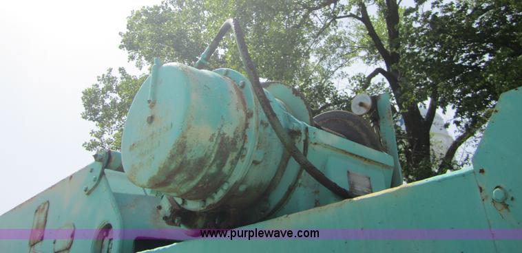 image for item I2117 P & H T150 truck crane